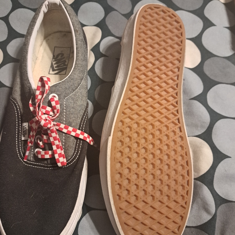 Good Pre-owned Condition Vans Era Gray/Black Mens Size 11.5 - Picture 2 of 5
